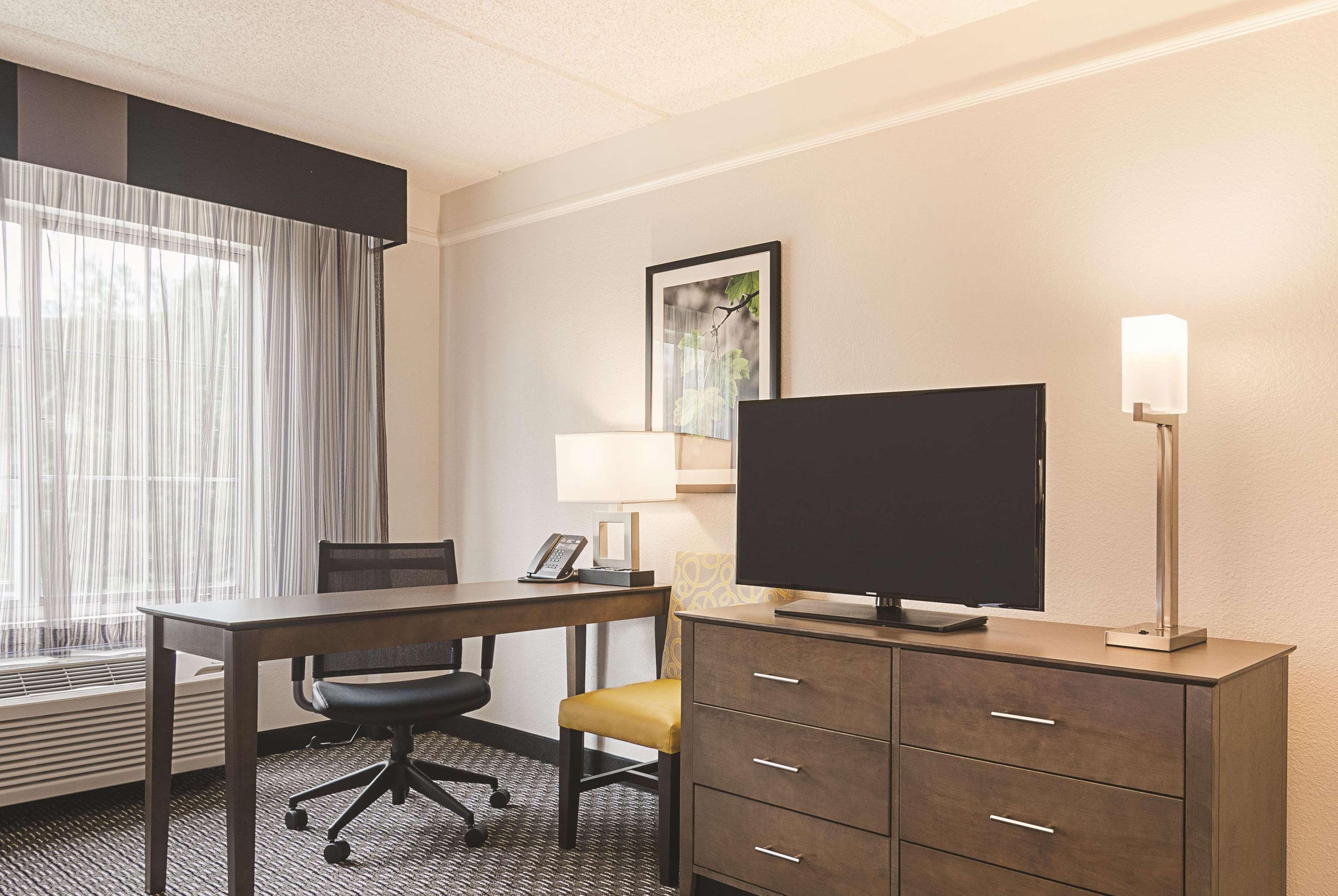 Hotel La Quinta By Wyndham Atlanta Perimeter Medical 3*