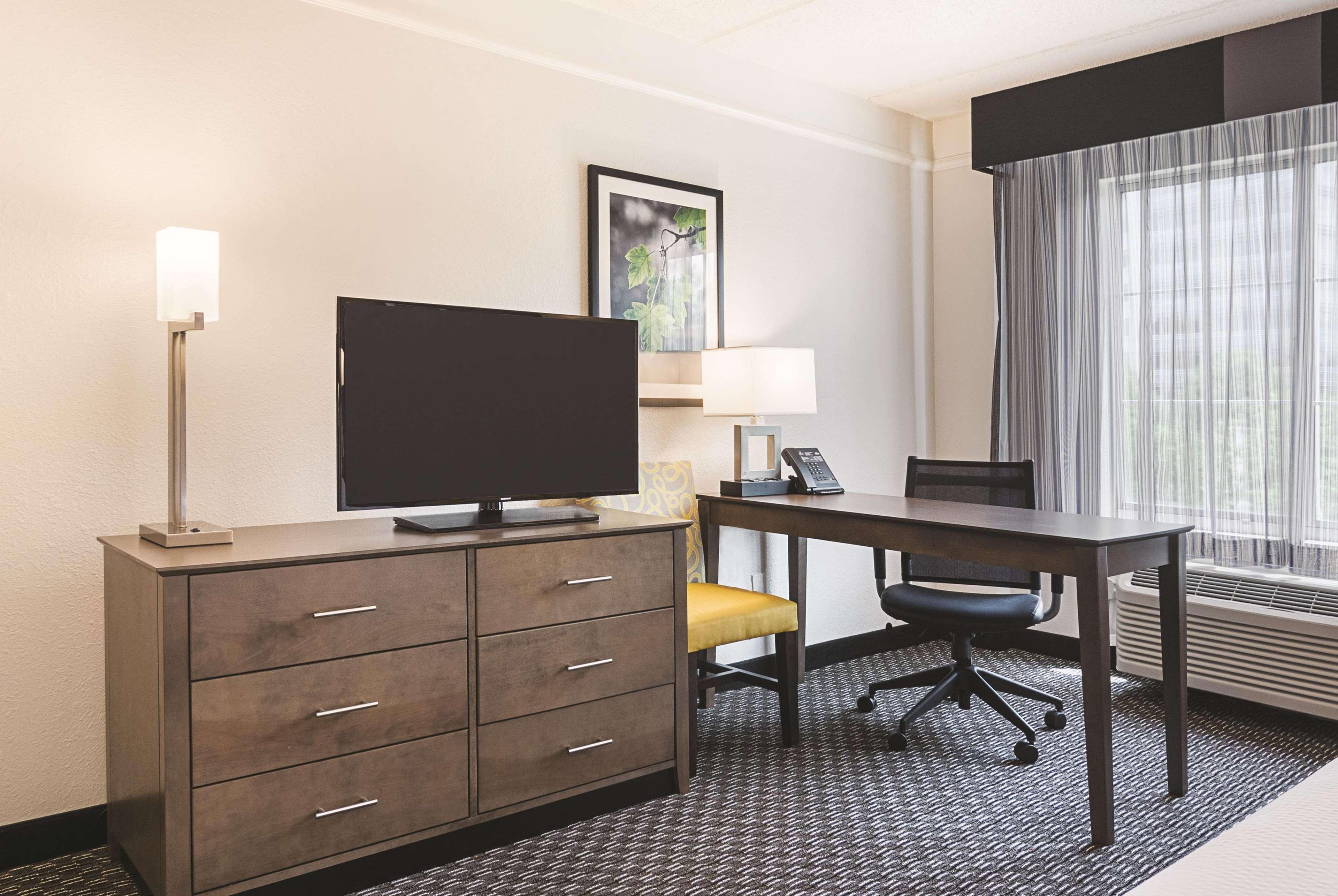 Hotel La Quinta By Wyndham Atlanta Perimeter Medical 3*