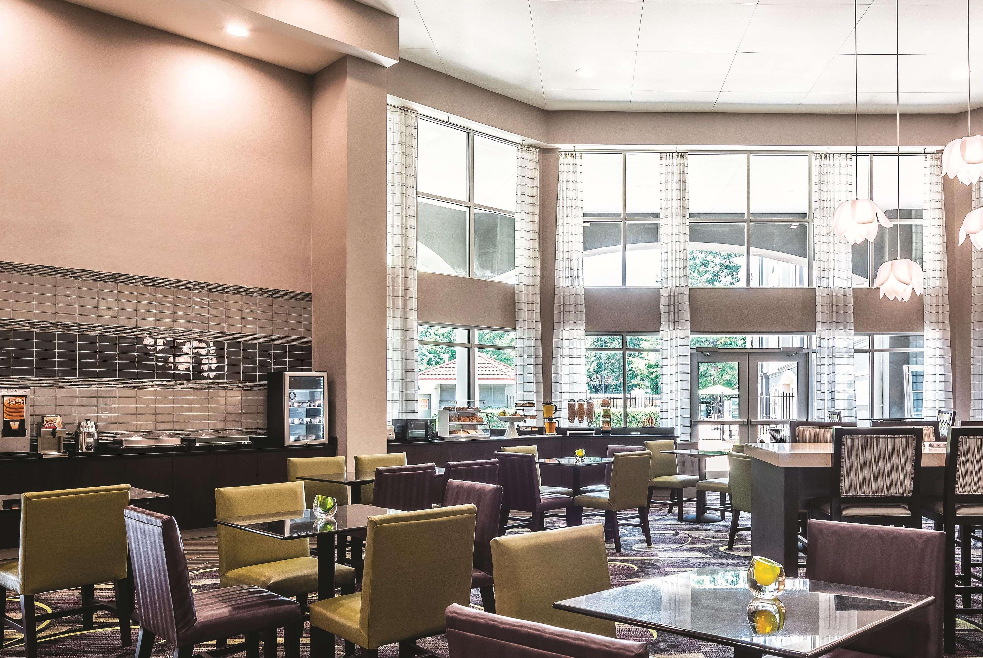 La Quinta By Wyndham Atlanta Perimeter Medical Hotel