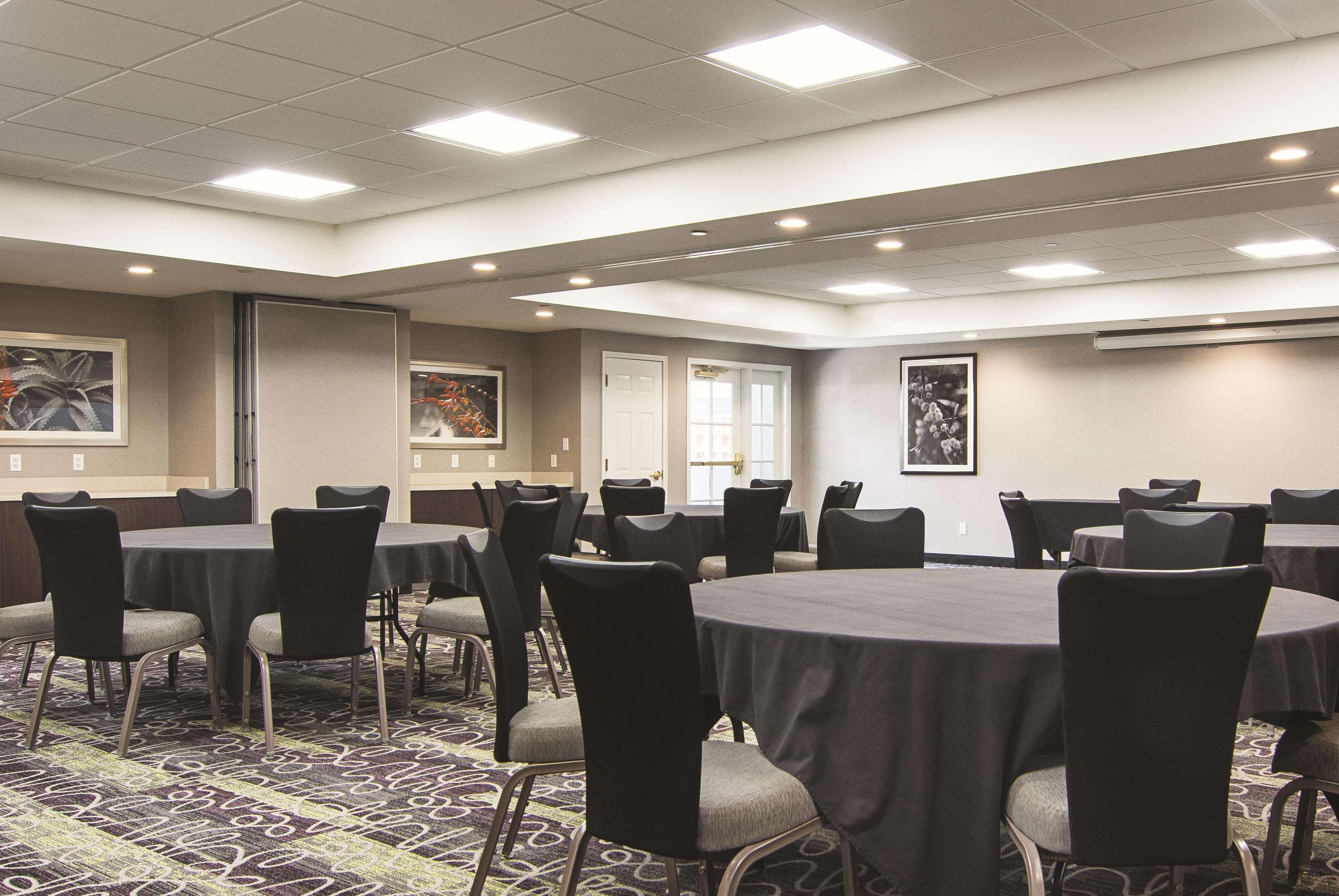 La Quinta By Wyndham Atlanta Perimeter Medical Hotel 3*