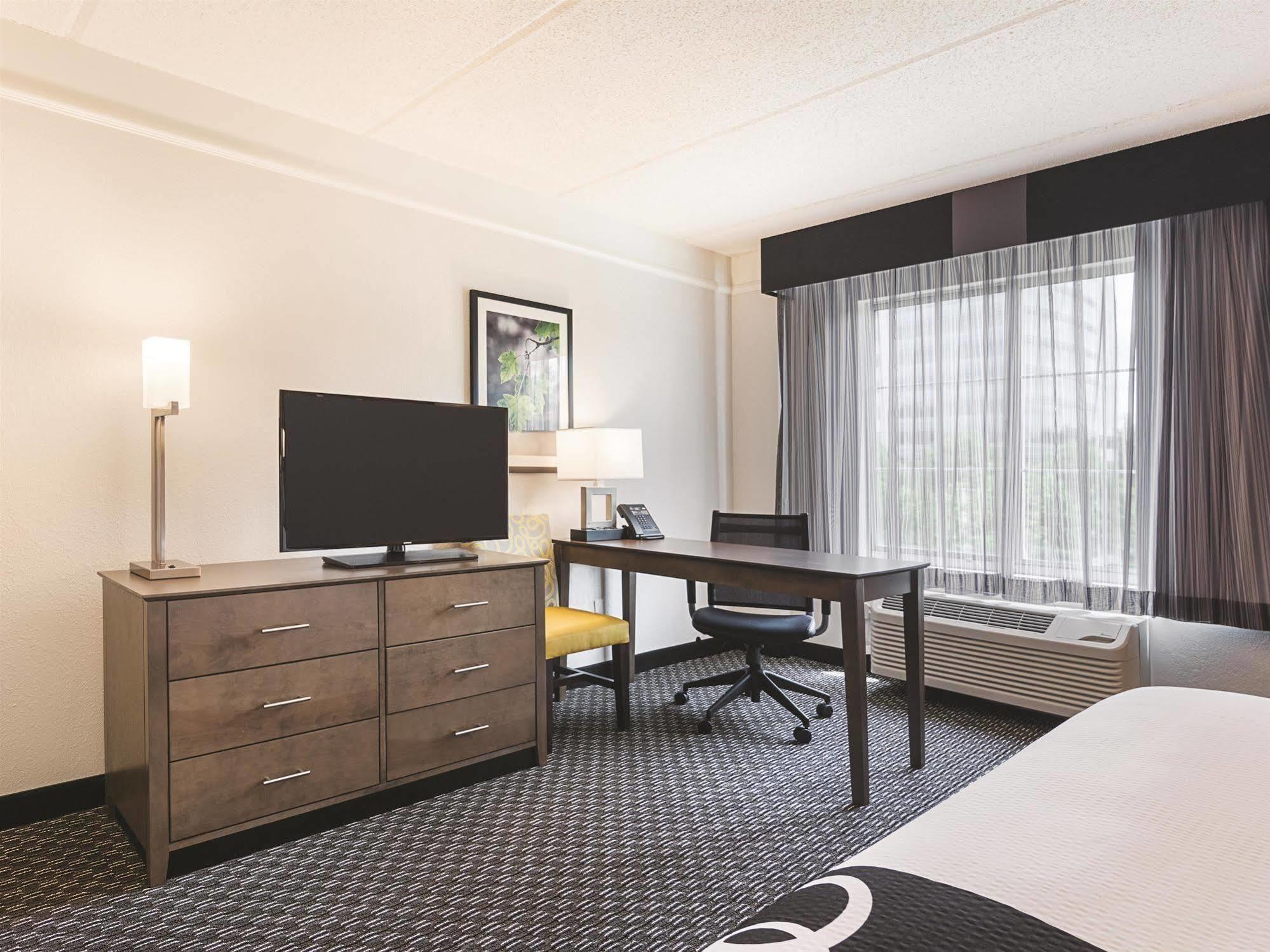 Hotel La Quinta By Wyndham Atlanta Perimeter Medical